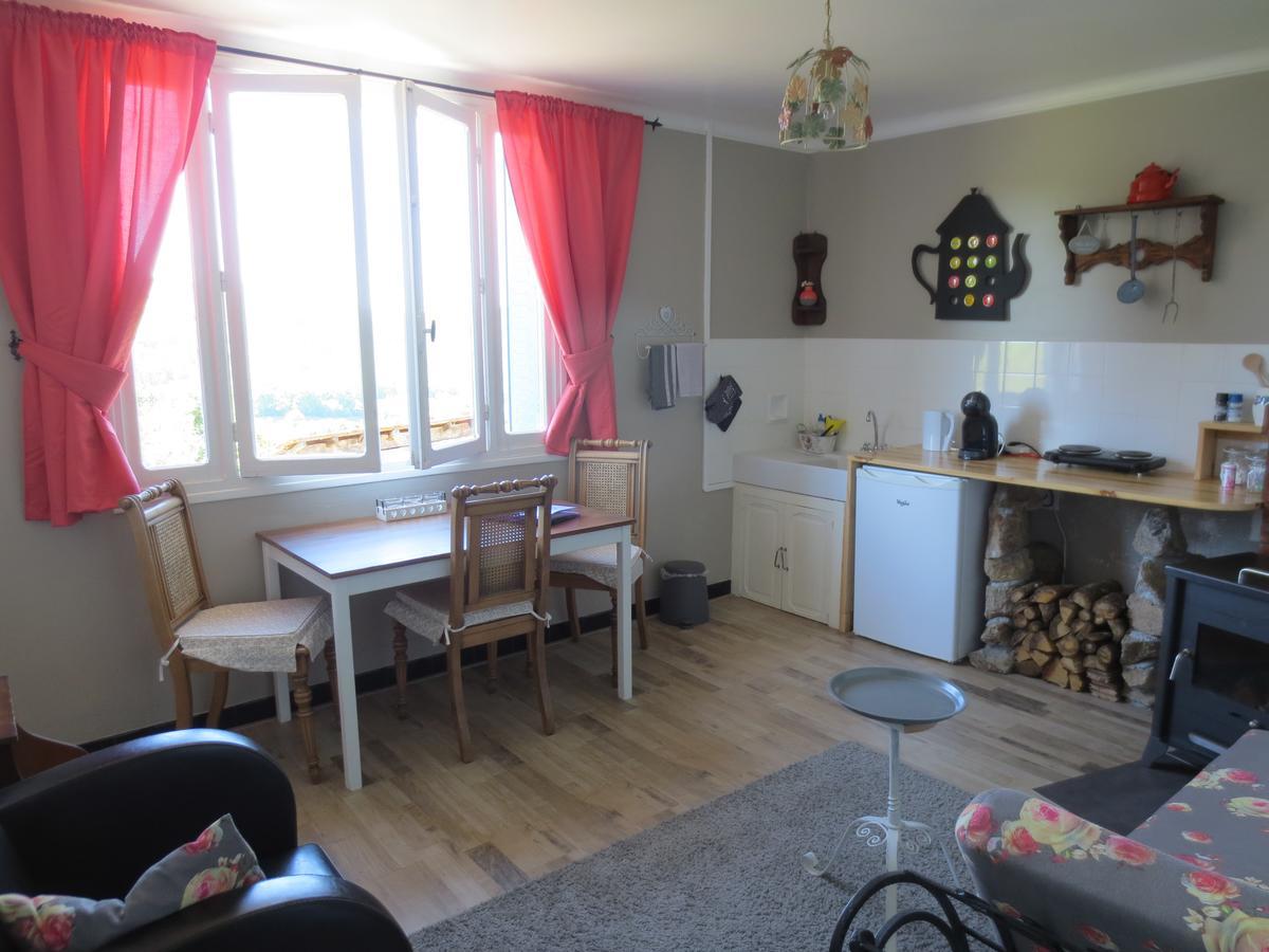 Formidable B&B Saint-Julien-le-Petit Екстериор снимка