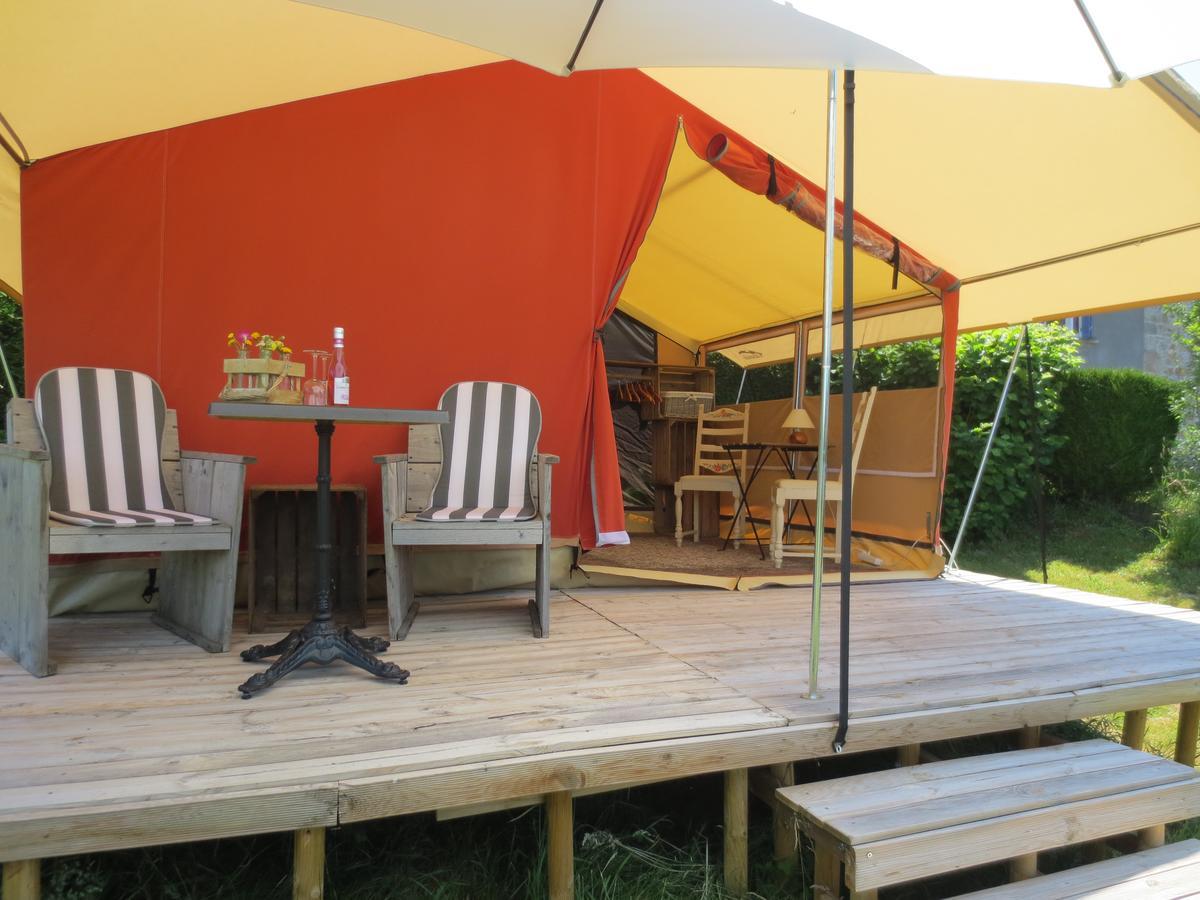 Formidable B&B Saint-Julien-le-Petit Екстериор снимка